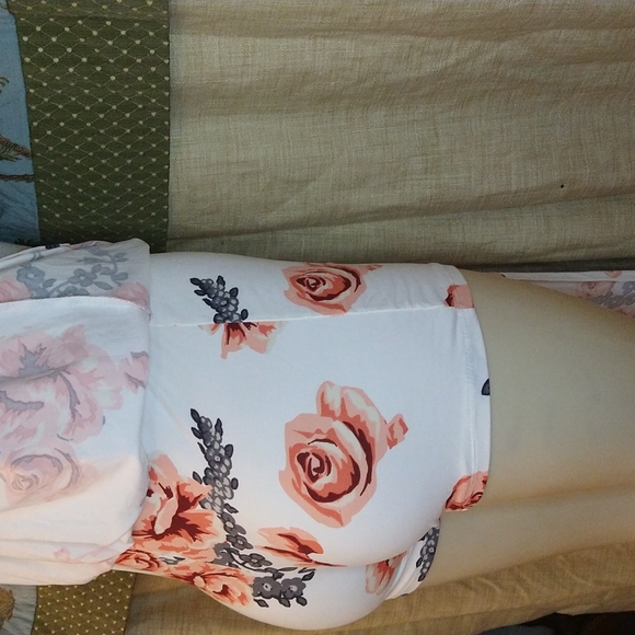 One piece dress with open front and shorts underneath - Picture 8 of 9